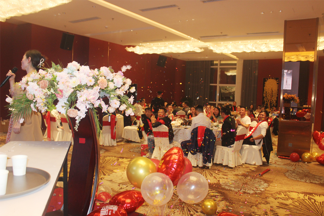 感恩同行，共创辉煌|极悦平台导热硅胶2022新春年会完美绽放