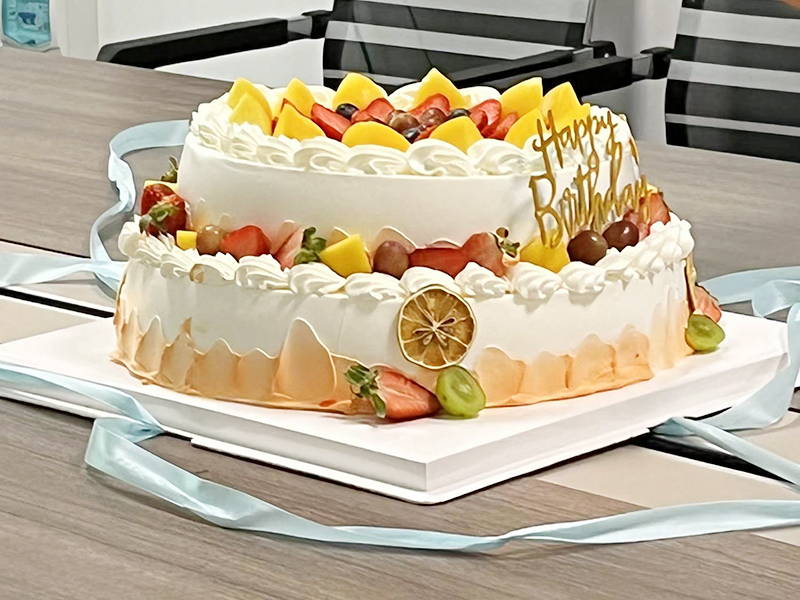 极悦平台导热材料:举办员工生日会 爱心传递暖人心