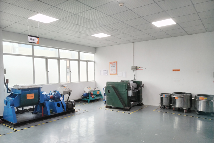 导热硅胶捏合车间-极悦平台科技