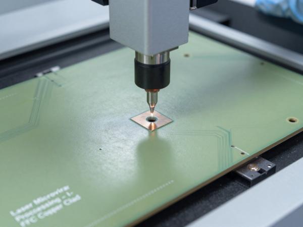 FPC铜基板激光微孔加工 (2).jpg